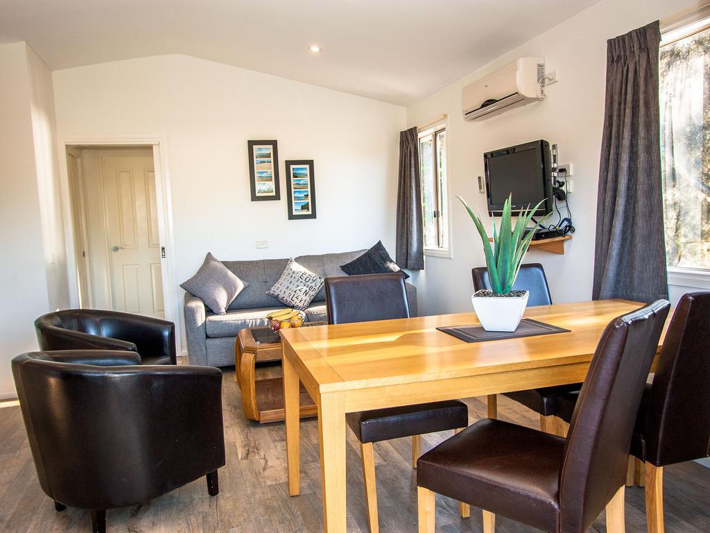 Caseys Beach Holiday Park Sunshine Bay Habitación foto